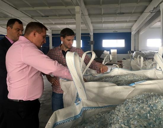 Замгубернатора Харин посетил нижегородский завод по переработке ПЭТ-тары