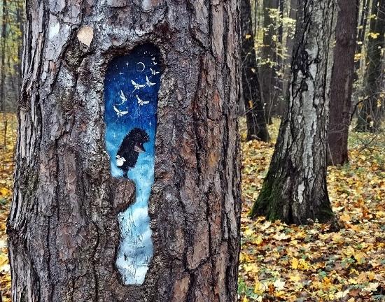 Залеченные раны деревьев украсили живописью в парке «Дубки» Нижнего Новгорода