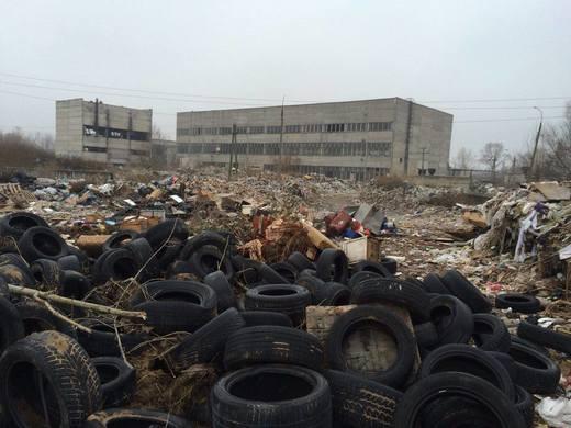 Шуваловскую промзону в Нижнем Новгороде продолжают заваливать мусором