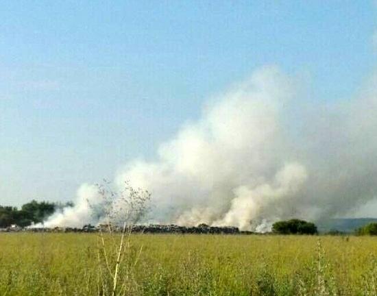 Свалка горела, отравляя воздух в Сергачском районе Нижегородской области
