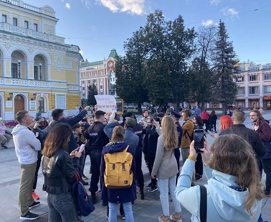 Требование расследования произошедшего с Навальным прозвучало в центре Нижнего Новгорода