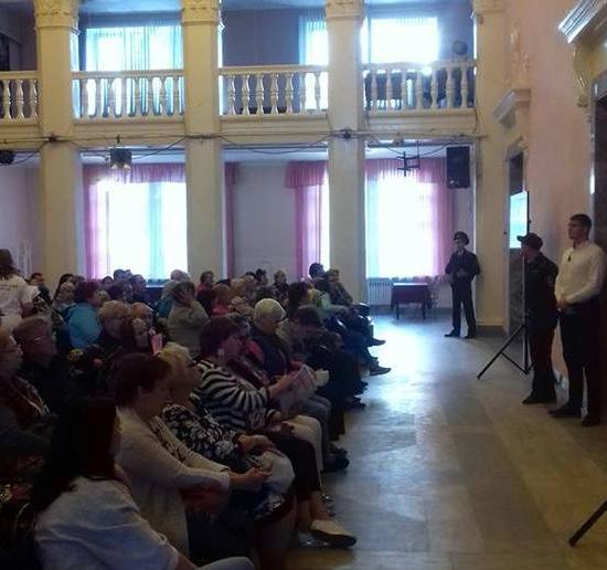 Жителей, которым не хватило кресел в зале, не пустили на встречу с мэром Нижнего Новгорода
