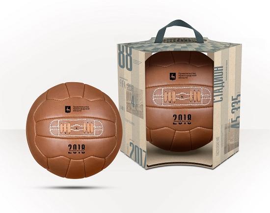 Сто футбольных мячей из натуральной кожи в подарочной коробке закупит управделами правительства Нижегородской области