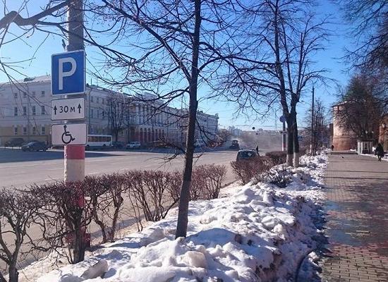 Парковаться возле кремля получили возможность инвалиды в Нижнем Новгороде