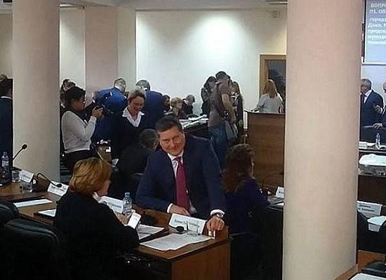 Пятнадцать претендентов зарегистрированы на довыборы в Думу Нижнего Новгорода