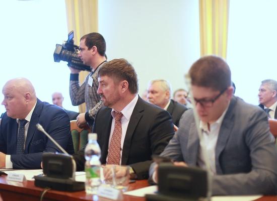Атмахова оставили без зарплаты в заксобрании Нижегородской области