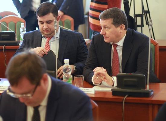 Депутаты заксобрания закулисно договорились о принятии бюджета Нижегородской области на 2017 год в первом чтении