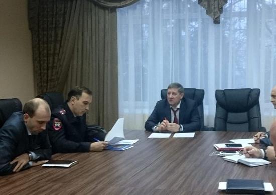 Сотрудникам ГИБДД запретили ездить в кабинах эвакуаторов в Нижнем Новгороде
