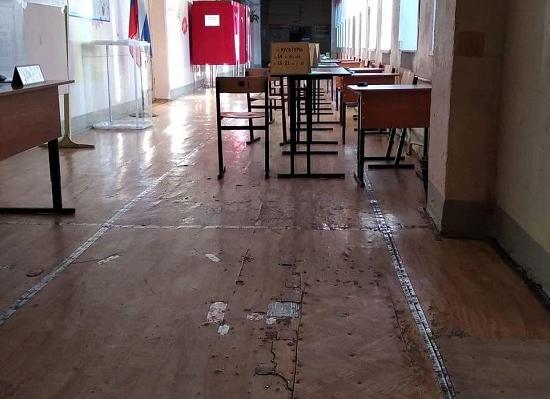 Избиратели шокированы состоянием стен и полов школы №71 в Нижнем Новгороде