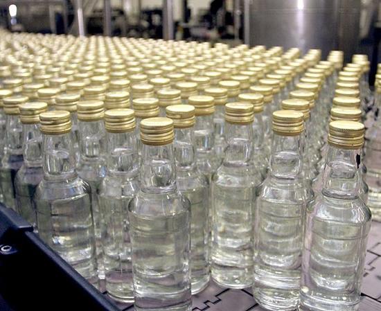 Затраты на обслуживание долга Нижегородской области составят почти 39 млн бутылок водки