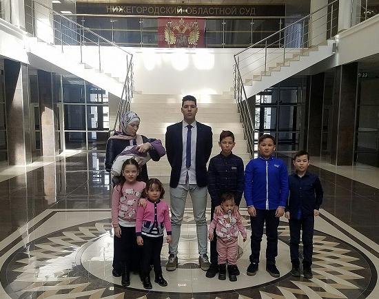 Приставы не могут депортировать Висама Аль-Тбахи, но нижегородский облсуд не отпустил его к семье