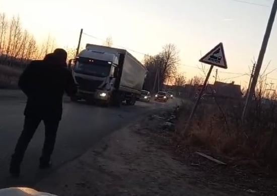 Балахнинские власти игнорируют проезд многотоннажных фур по аварийному мосту 