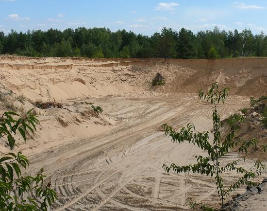 Ежедневно и беспрепятственно крадется песок из карьера в Дзержинске Нижегородской области