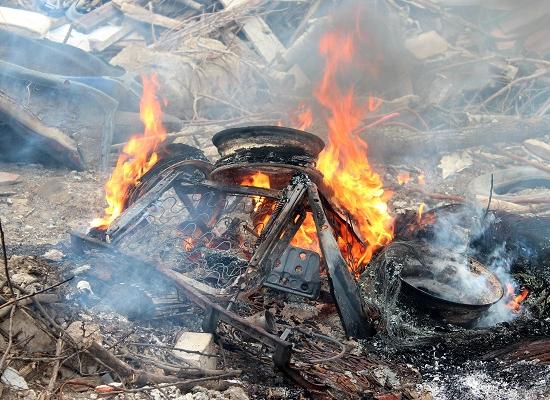 Горела нелегальная свалка отходов на Коновалова в Нижнем Новгороде