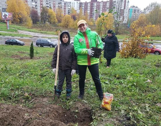 Отстояв землю, жители посадили деревья на месте рощи, вырубленной под застройку, в Нижнем Новгороде