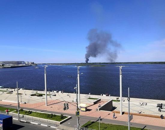 Пожарные выехали тушить теплоход в затоне Сибирском возле Нижнего Новгорода