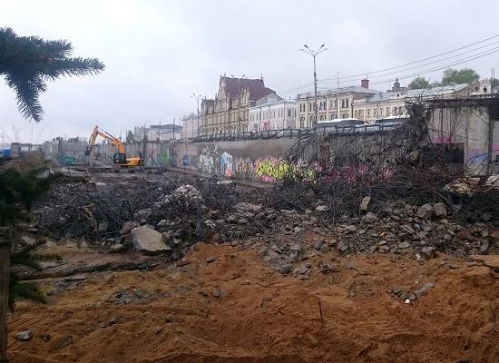Расчистка от самовольных объектов началась на Нижне-Волжской набережной в Нижнем Новгороде
