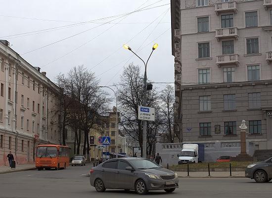 Чиновники объяснили, зачем днем работает уличное освещение в центре Нижнего Новгорода