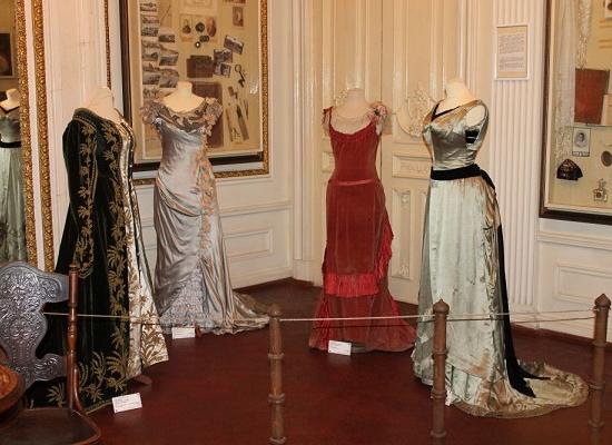 Выставка костюмов поставщика императорского двора Ламановой открылась в Нижнем Новгороде