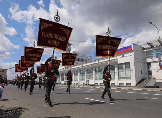 «Марш Победы» прошел в Нижнем Новгороде. Зрителей не допустили