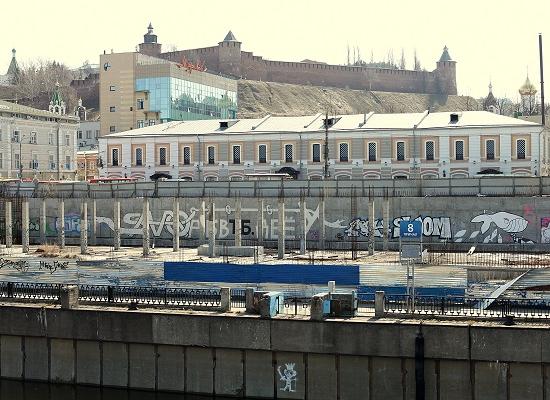 Почти 30 млн руб. направлено на снос синего забора и «самовола» на Нижне-Волжской набережной в Нижнем Новгороде