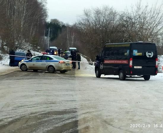 Мальчик погиб, скатившись на тюбинге с горы на дорогу под колеса машины в Нижегородской области