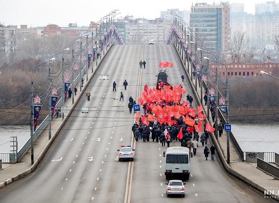 Ради демонстрации КПРФ блокировали движение по Канавинскому мосту в Нижнем Новгороде