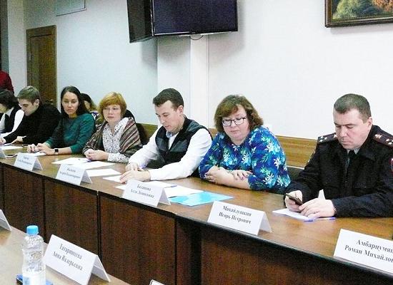 Как бороться с лжеблаготворительностью, обсудили в нижегородском кремле