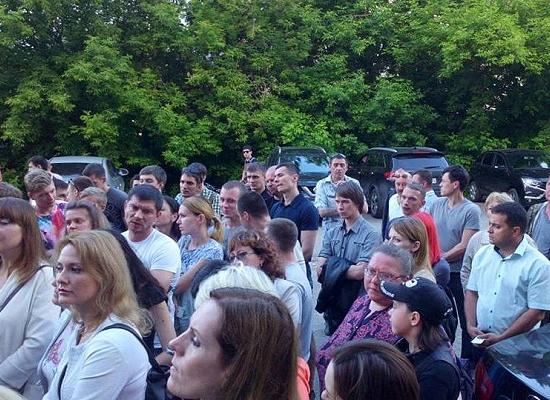 Публичные слушания превратились в митинг жителей Дзержинска, защищающих городской парк от застройки