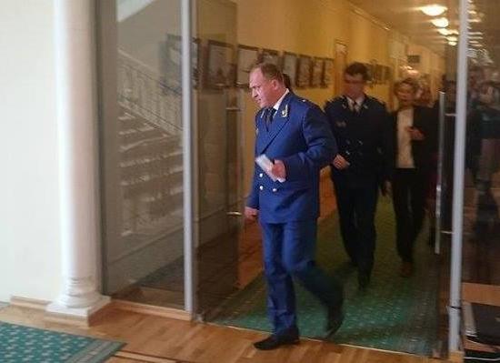 Новый прокурор Нижегородской области Денисов не подошел к прессе отвечать на вопросы