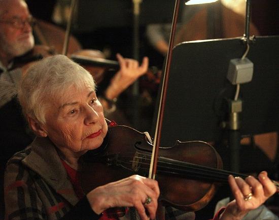 В 90 лет нижегородка продолжает играть в оркестре театра оперы и балета