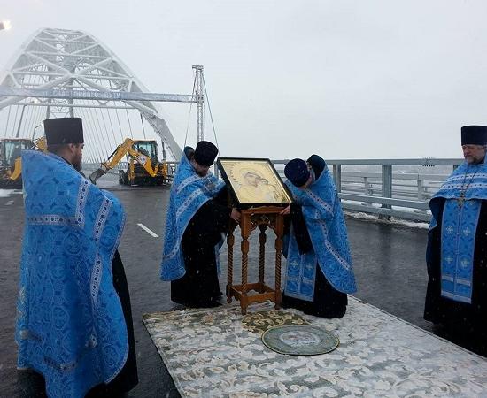 Эксплуатация дублера Борского моста Нижнего Новгорода началась с богослужения