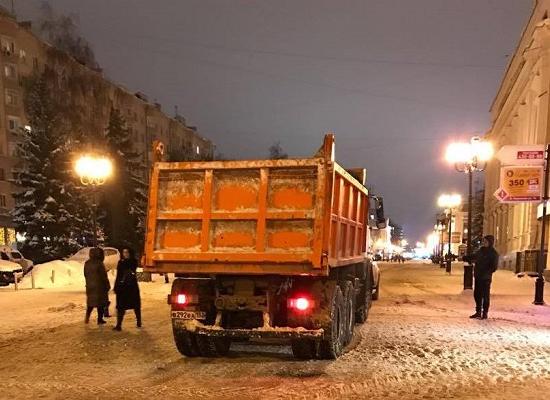 Администрация: Самосвалы со снегом могут ездить по пешеходной Покровке Нижнего Новгорода
