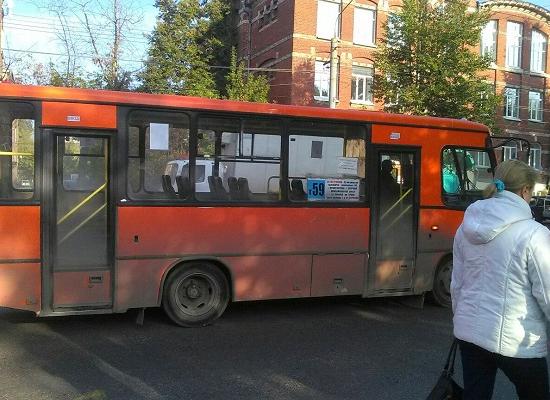 Водитель автобуса получил сотрясение мозга, выясняя отношения с водителем маршрутки в Нижнем Новгороде