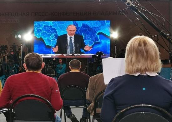 В Нижний Новгород посмотреть на Путина с «большого экрана» съехались журналисты со всего ПФО 