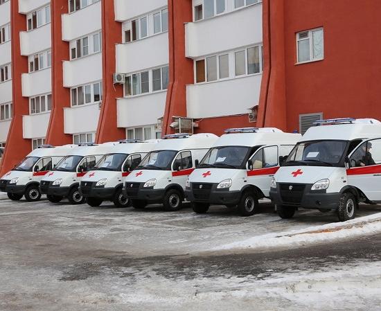 Сватковский вручил главврачам ЦРБ в Нижегородской области ключи от 12 машин скорой помощи